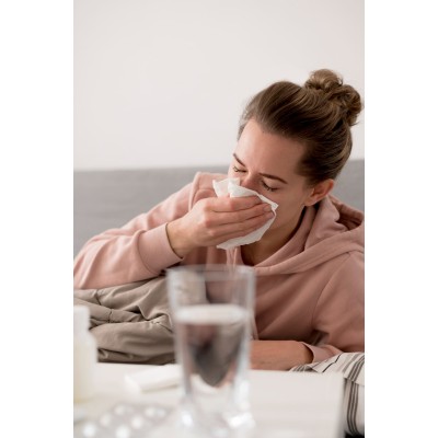 Болить горло, нежить, гайморит: чим відрізняються засоби і як обрати правильний